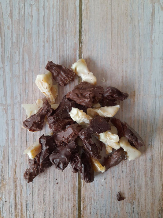 Chocolate Pineapple Pieces (90 grams)